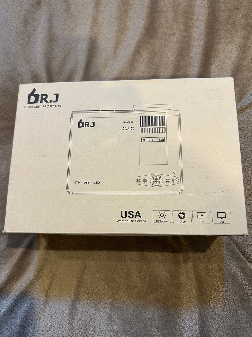 White Mini Projector HI-04 – Compact LED Video Projector